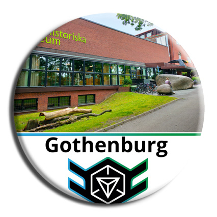 Naturhistoriska museet - The museum of Natural history is located in Slottsskogen. Outside the museum is the Space Walk, a model of the solar system on a scale of 1:2,000,000,000 (1 to 2 billion). The sun is a yellow globe on the museum wall, the nearest planets are on the hill to the south.